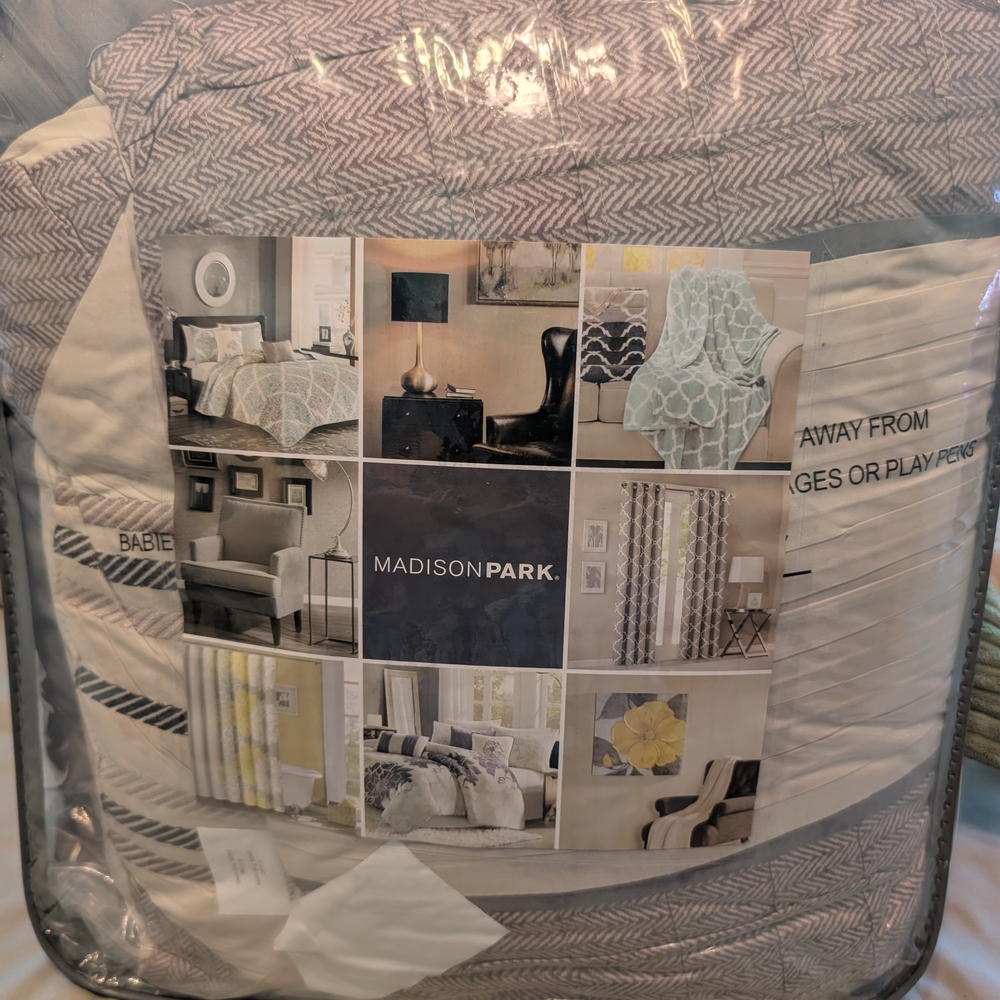 Madison Park Herringbone Duvet Cover Set - Black and Tan - Picture 2 of 3